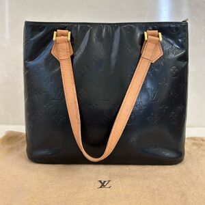 Louis Vuitton Shoulder bag